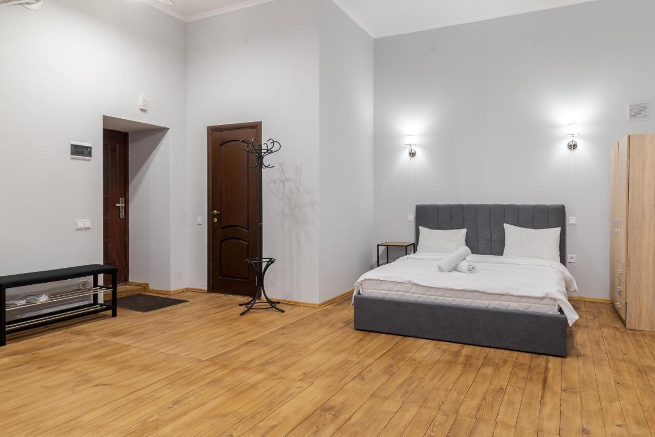 Apartment On Stavropihiiska Street 3 Lviv Extérieur photo