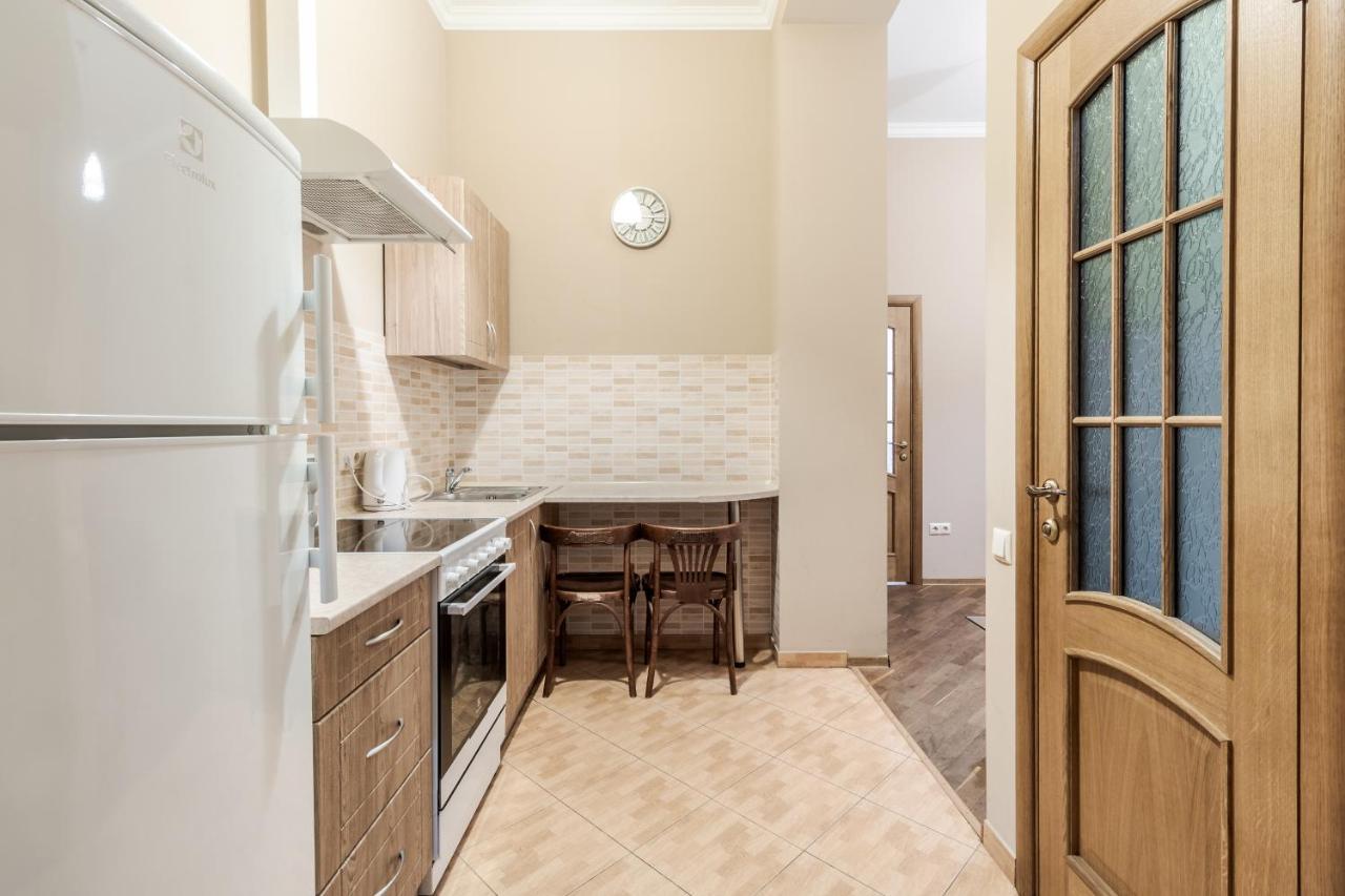 Apartment On Stavropihiiska Street 3 Lviv Extérieur photo