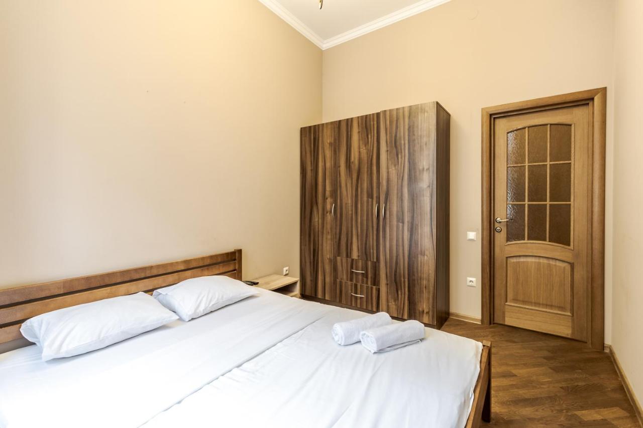 Apartment On Stavropihiiska Street 3 Lviv Extérieur photo