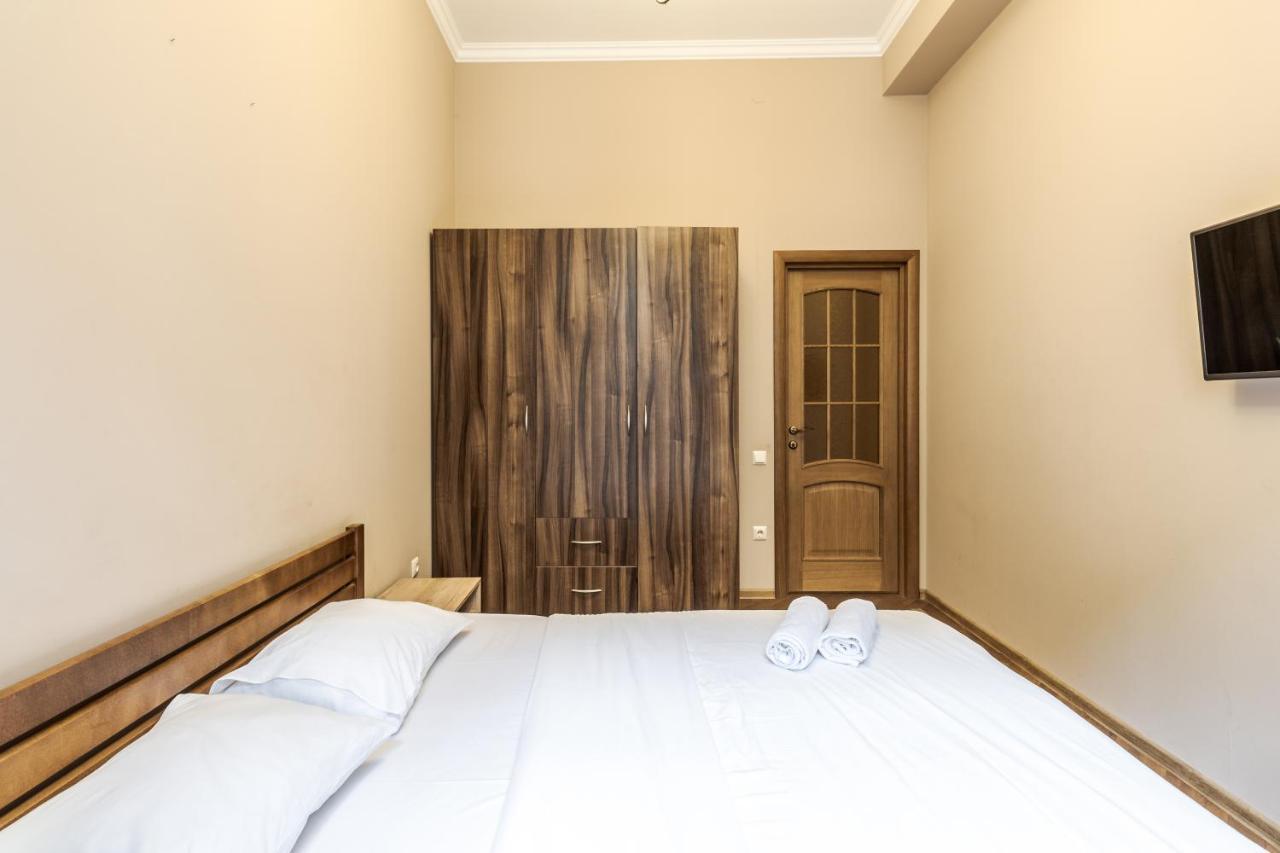 Apartment On Stavropihiiska Street 3 Lviv Extérieur photo